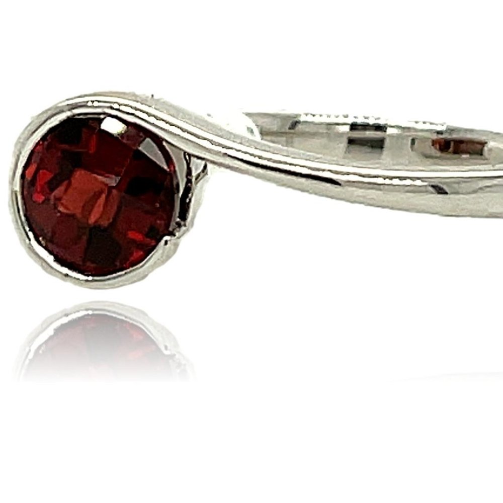 Sterling Silver Checkerboard Red Garnet Round Solitaire Ring